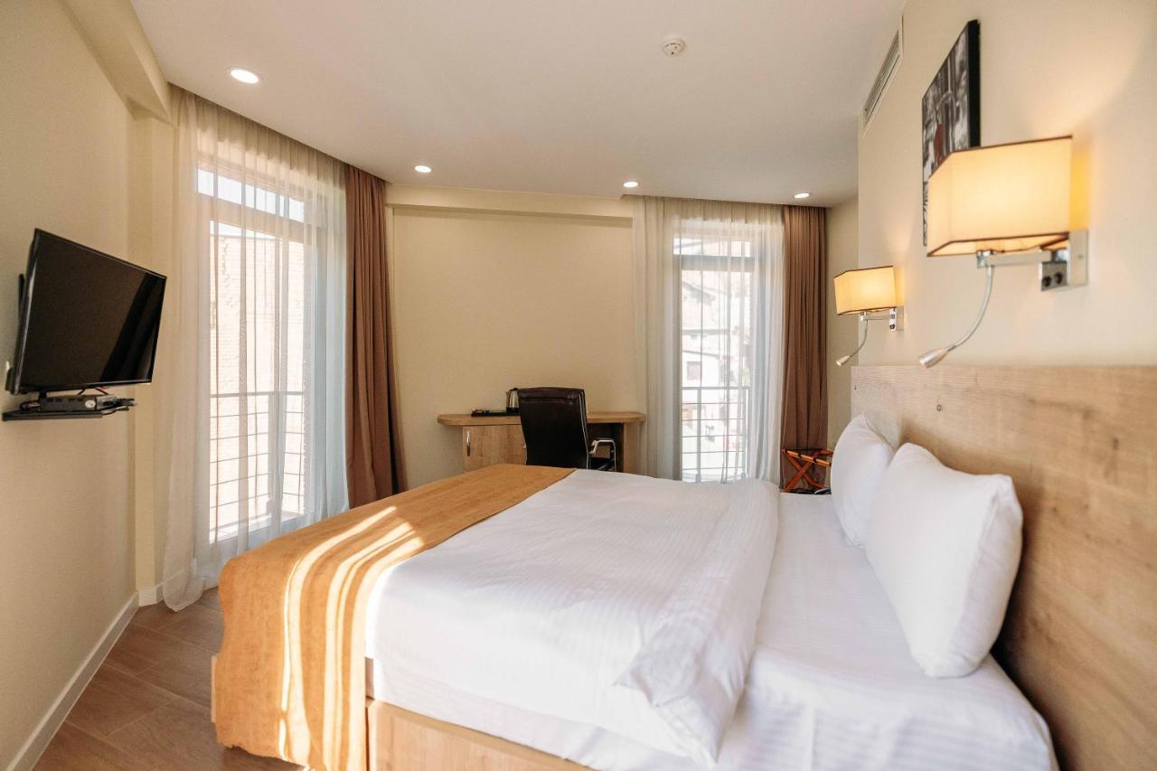 Atrium Boutique 4*