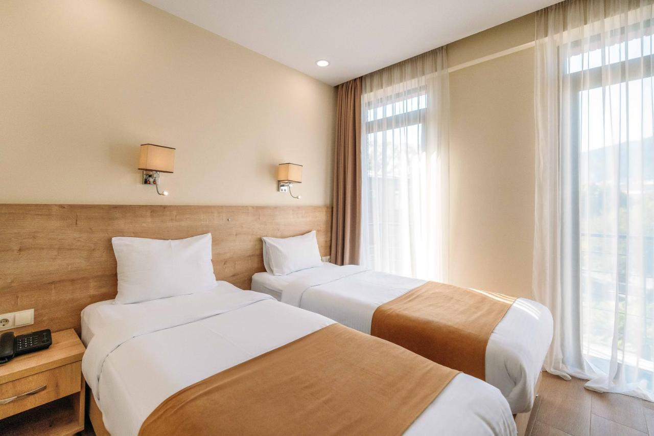 Atrium Boutique Hotel 4*